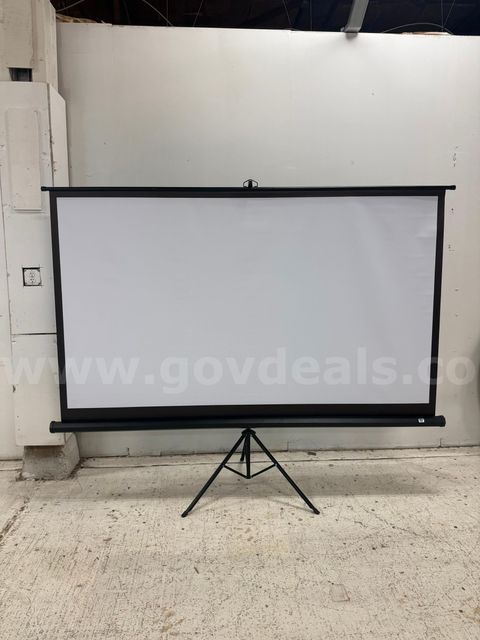Tripod Projector Screen