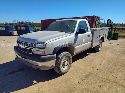 2005 Chevrolet 2500 93,000 miles, V-8 gas, automatic transmission, single cab, service bed