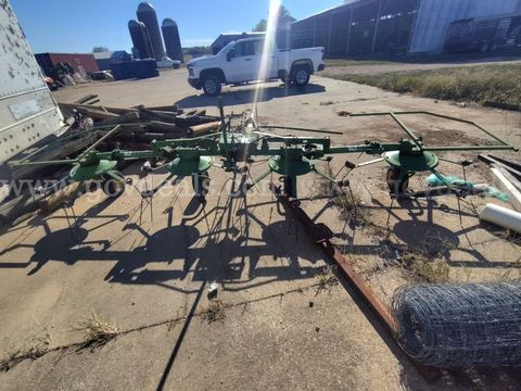 2004 John Deere 756 Hay Tedder