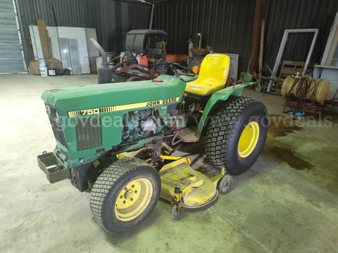 John Deere 750