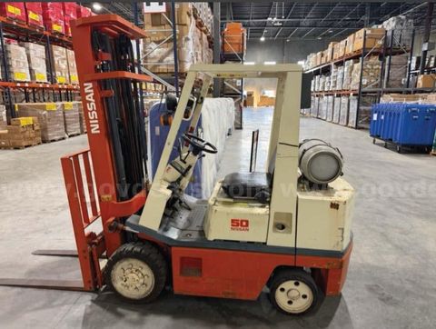 Nissan 50 Forklift U3637 * Parts or Repair *
