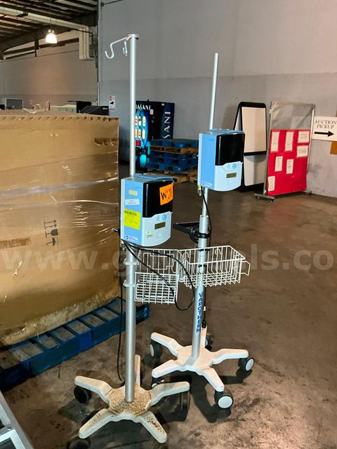 Medical Equipment (2 pcs)