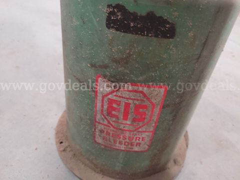 EIS Model 118 Hydraulic Brake Pressure Bleeder