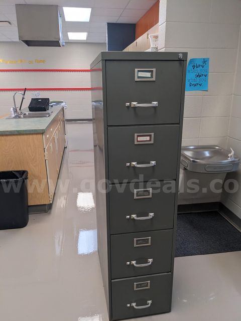 Filing cabinets - 4 units