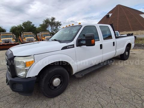 2015 Ford F-350 SD XL Crew Cab Long Bed 2WD - TOW OUT