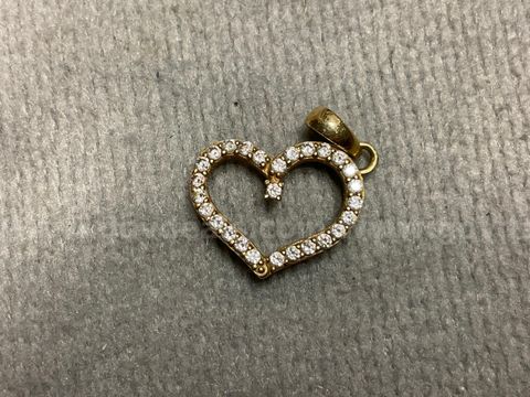 Gold Pendant with Stones, Weight 1.13g