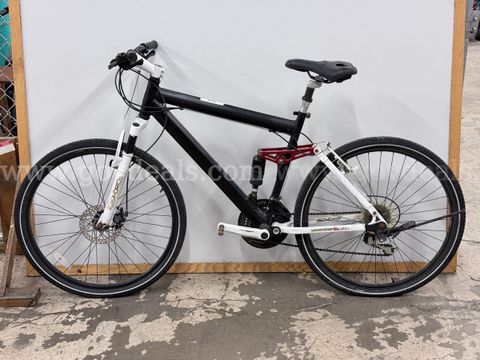 Unknown Brand Bicycle, CT 19.5" (Missing Pedals)