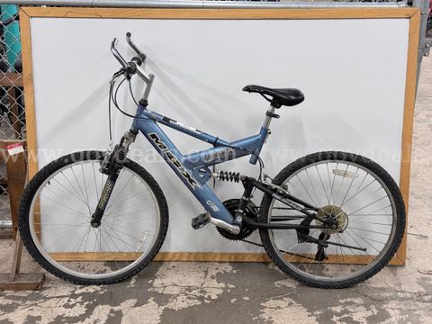 Mongoose MGX DXR Bicycle, CT 18.5"