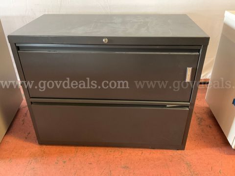 Metal 2-Drawer Filling Cabinet (L) 36" x (D) 18.5" x (H) 28" (Signs of Wear, Without Key) Unknown Brand