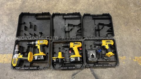 Lot of (4) *USED* DeWalt 18V Cordless Drills with Cases, Batteries, & Charger – As-Is