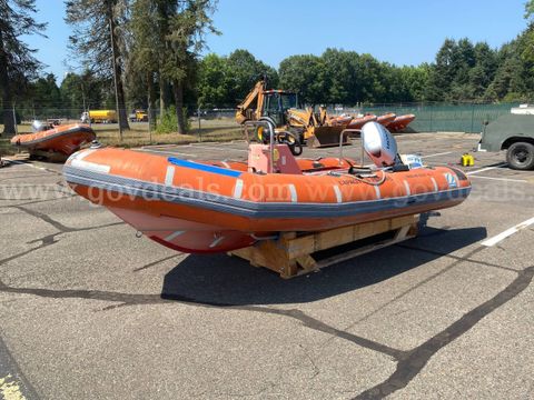 2002 Zodiac Hurricane 472 Inflatable Hardbottom Boat w/50 HP Honda Outboard Motor (ID #47193) (AVI) (26-2231) 405