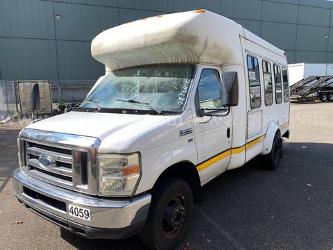 2009 Ford Econoline E-350 Super Duty Shuttle Bus w/ Wheelchair Lift (ID# 47931) (PRT) (26-0412) 11700