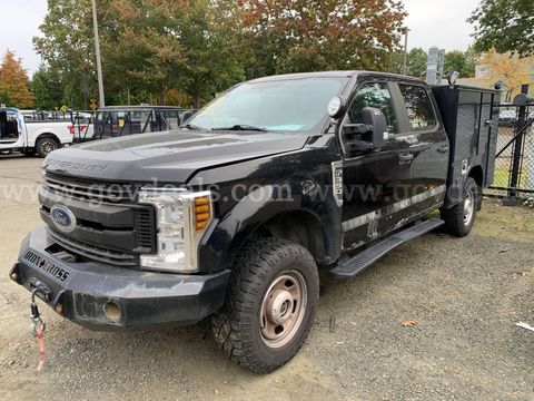 2019 Ford F-350 SD XL 4WD Truck w/ Service Bed !Non-Runner! *TOW-AWAY* (ID# 48273) (GVL) (26-2965) 11700