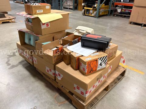 Assorted Lot of Physio-Control Lifepak 500 Defibrillators w/ Batteries | 8 Ct. (ID #48418) (G1-2R) (26-1719-1) 692