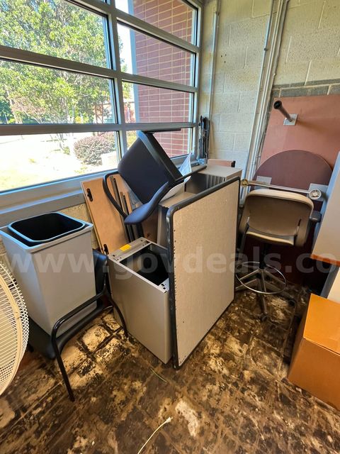 Lot of Miscellaneous Office Furniture