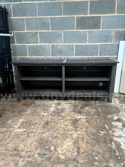 Wood Grain TV Stand/Entertainment Console with Shelving