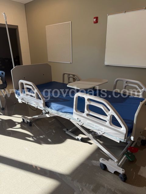 Zenith 9000 APS (Advanced Positioning System) Medical Bed