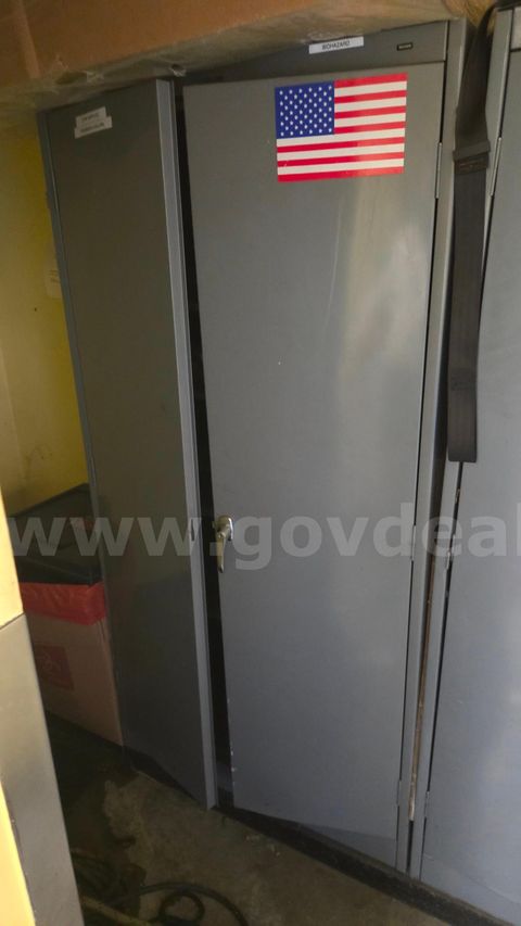 2 metal wall lockers