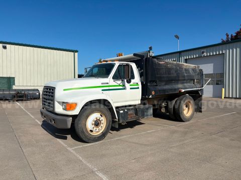 1996 Ford F800 **Low Miles**