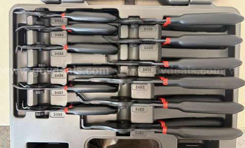 Gear Wrench 12 Piece Snap Ring Plier Set. Complete. Barely used.