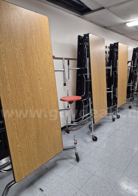 5 Cafeteria Tables