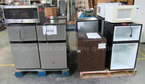 10-52 Mini-Fridges (8) & Microwaves (3)