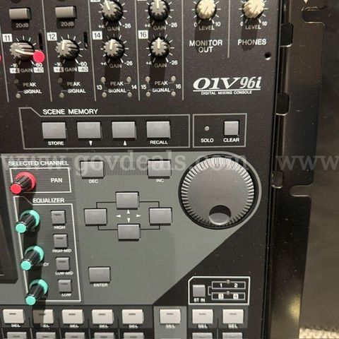Yamaha-Digital Mixing Console