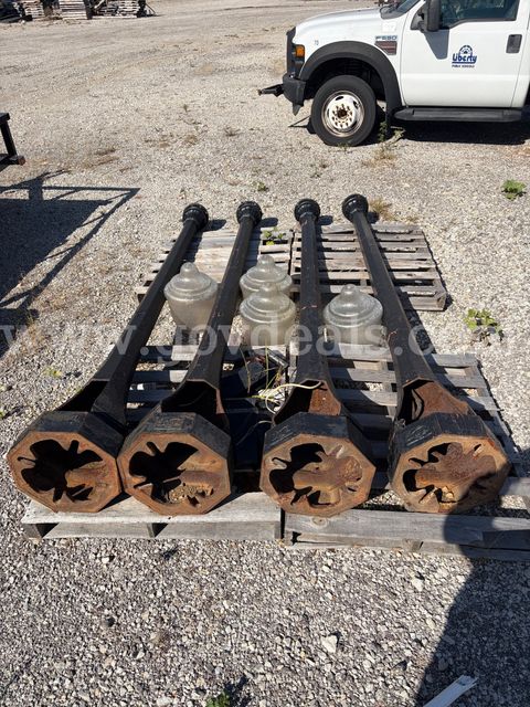 (1) Vintage style light post (Plastic globe) 2nd from right in photo