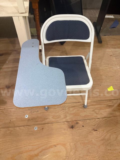 One lot of chairs