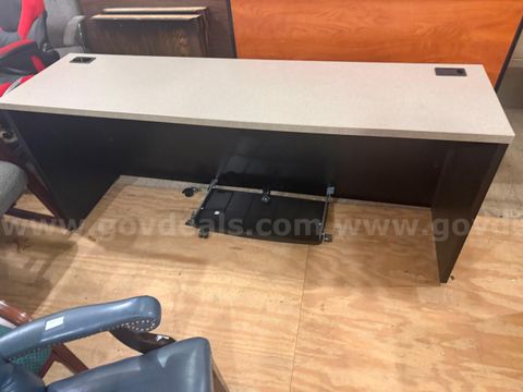 One lot of office furniture