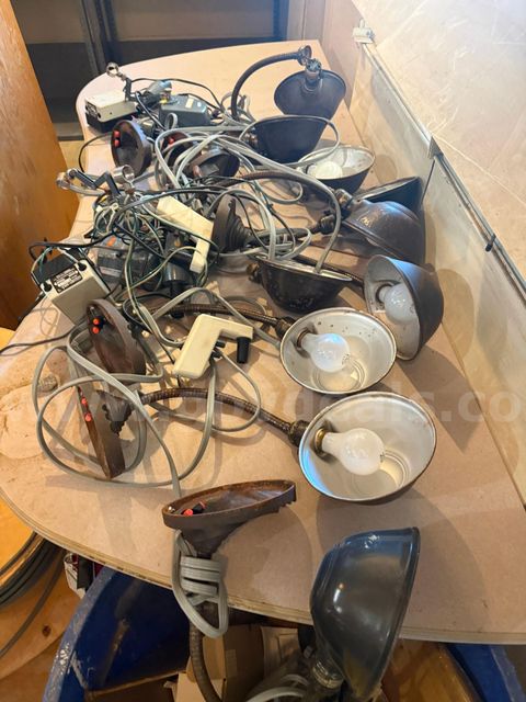 One lot of ligts