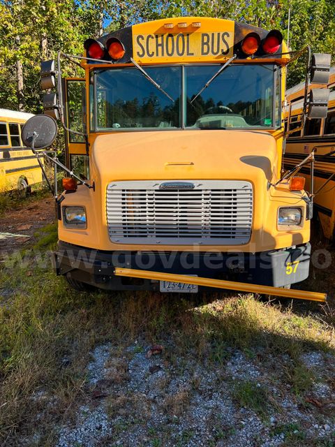 2005 Freightliner FS65