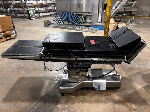 Amsco 3085 SP Surgical Table