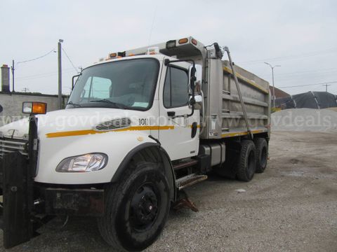 2007 freightliner tandem patrol dump truck w/plow hitch, scraper blade and spreader (u#1011)