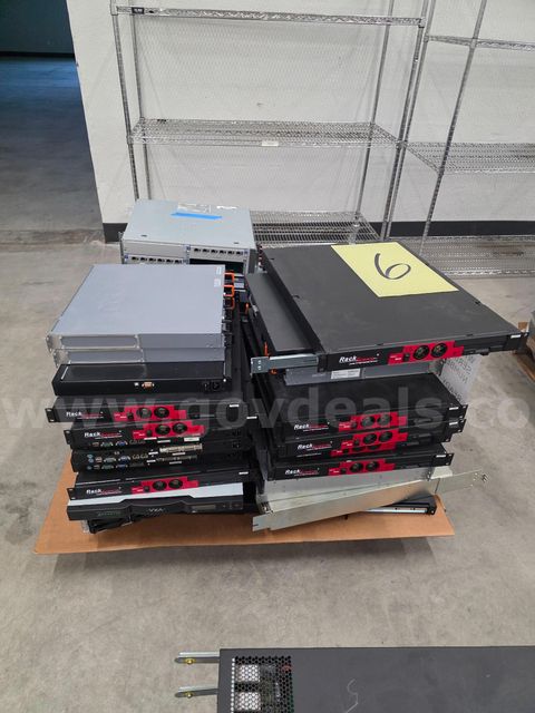 (1) lot of server blades and parts [internal #06]