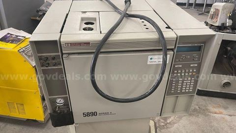 HP Series II Gas Chromatograph & Mimark autoclave - Untested