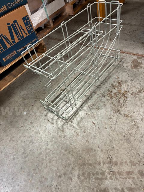 13 Metro can holder racks