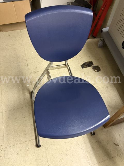 10 stackable chairs