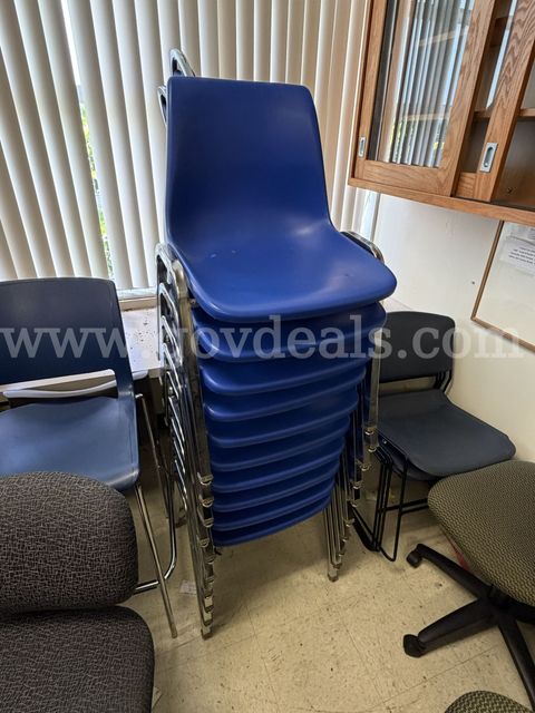10 stackable chairs