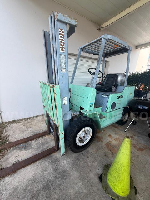 Clark GPS25MB Forklift