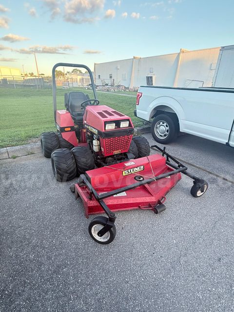 Steiner 430-25G 4WD Commercial Mower with Front Deck - Runs - Needs Blade Belt Repair