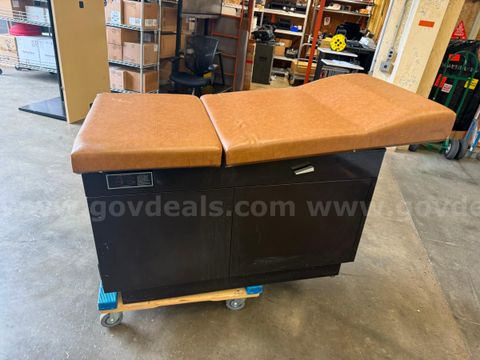 Ritter 100 Medical Examination Table with Stirrups and Storage
