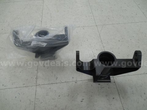 Pair of tube pivot nose gears