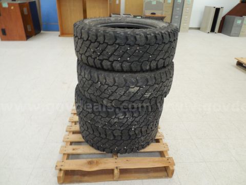 Set of Four Tires LT265/70 R17