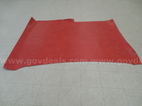 Red vinyl floor covering