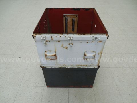 Metal storage container