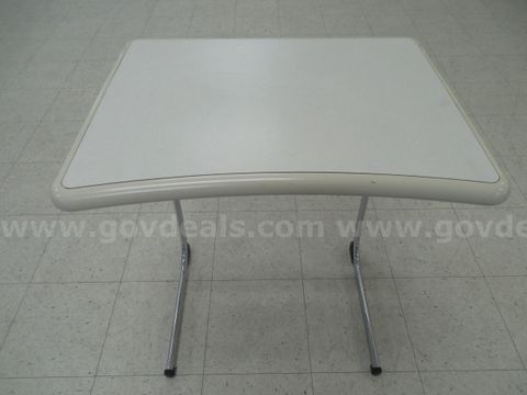 Hard plastic and metal student desk - D