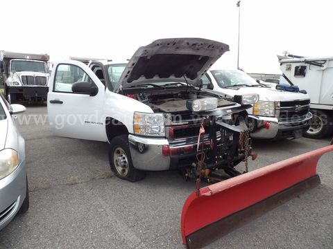 2008 Chevrolet Silverado 2500HD Work Truck Long Box 4WD with Snow Plow