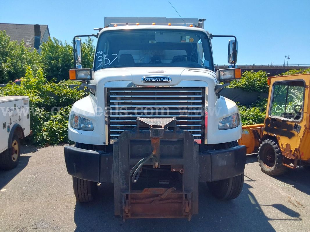 2012 Freightliner M2 106