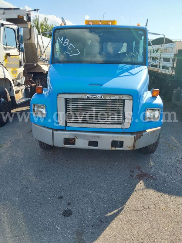 2001 Freightliner FL60